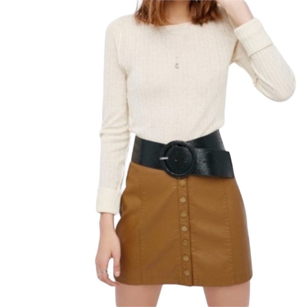 FREE PEOPLE “Oh Snap” Vegan Leather Mini Skirt in Tan Size 8 — NWT